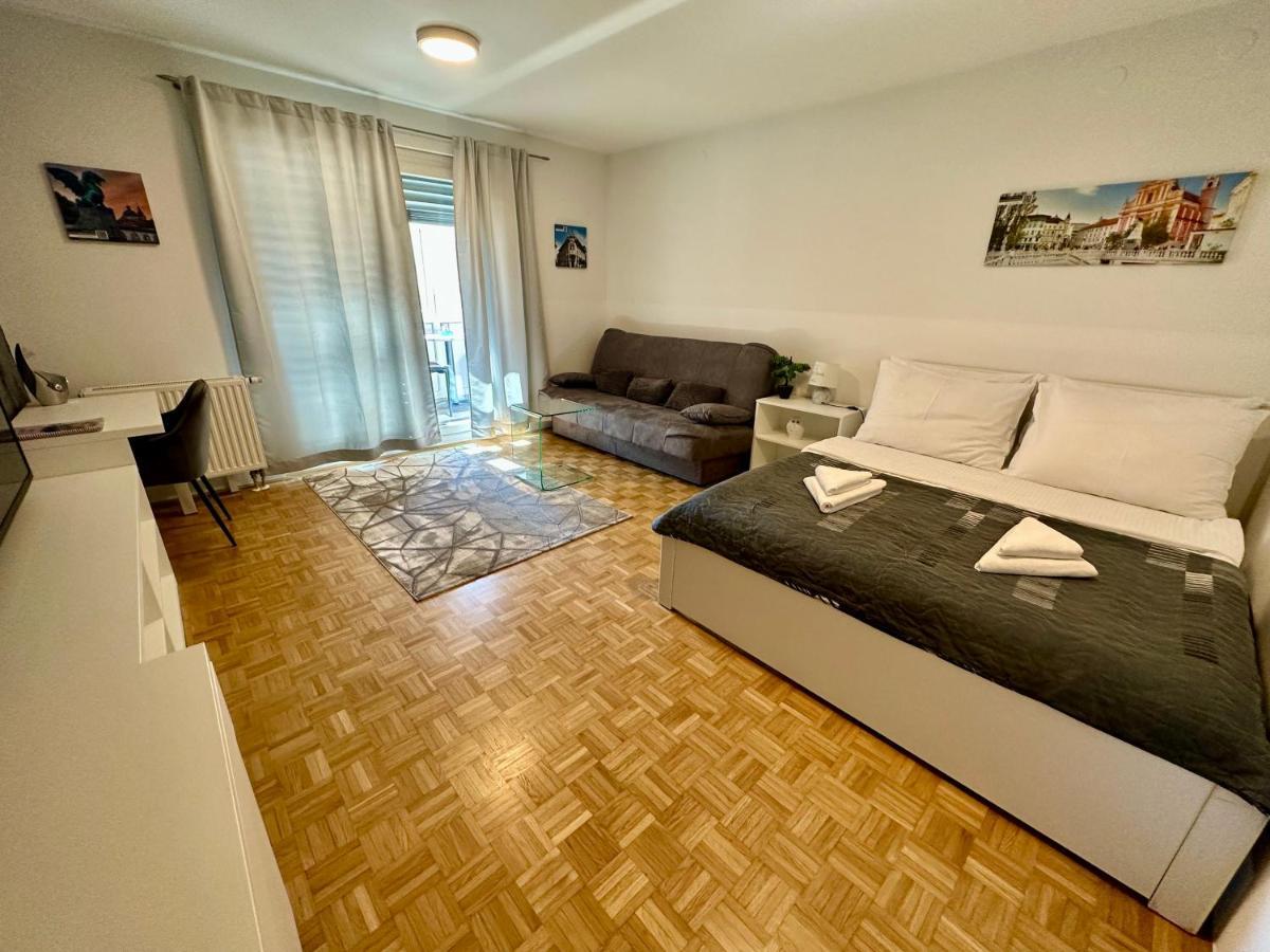 Clara Ljubljana Apartment מראה חיצוני תמונה