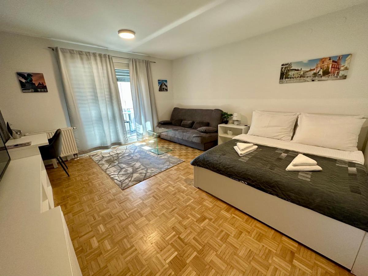 Clara Ljubljana Apartment מראה חיצוני תמונה